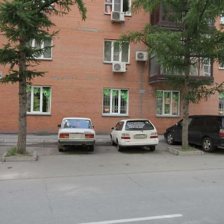 Dachny Hostel На Метро "Заельцовская" Novosibirsk Exterior photo